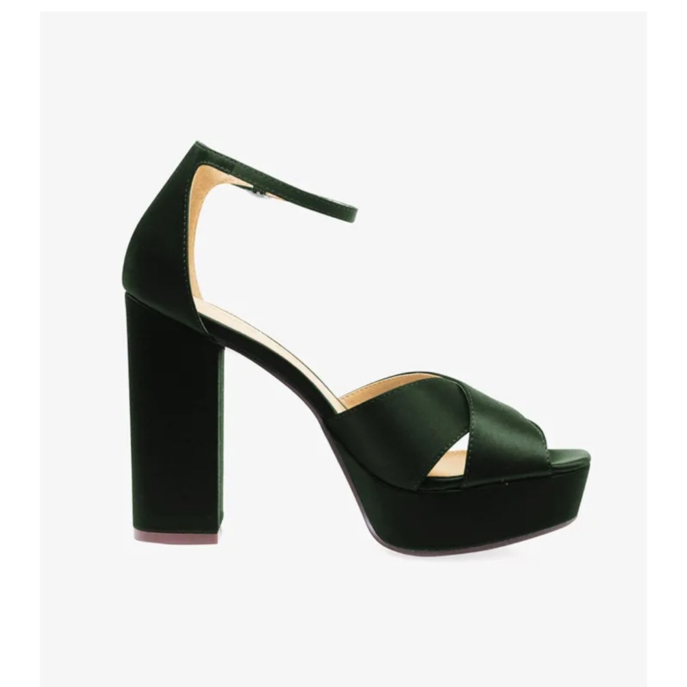 Who What Wear Sydney Green Satin platform crossbars quarter strap sandals heels